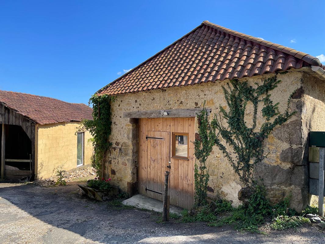 SAINT-LAURENT-LA-VALLEE Maison authentique du XVIIIe siècle avec trois grandes granges, belle vue et terrain de 1,4 hectare 13