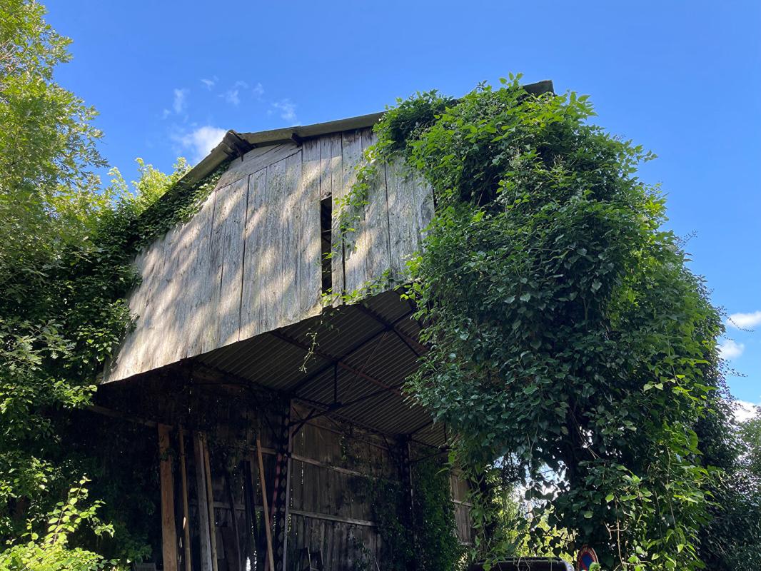 SAINT-LAURENT-LA-VALLEE Maison authentique du XVIIIe siècle avec trois grandes granges, belle vue et terrain de 1,4 hectare 16