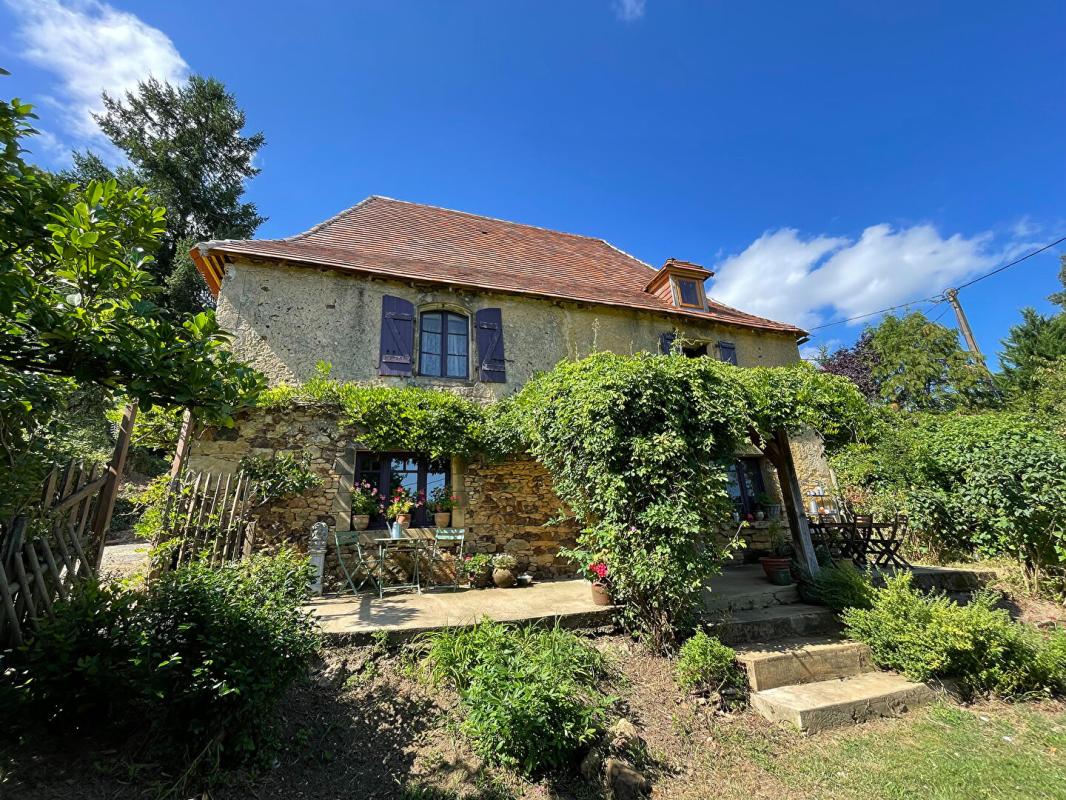 SAINT-LAURENT-LA-VALLEE Maison authentique du XVIIIe siècle avec trois grandes granges, belle vue et terrain de 1,4 hectare 3