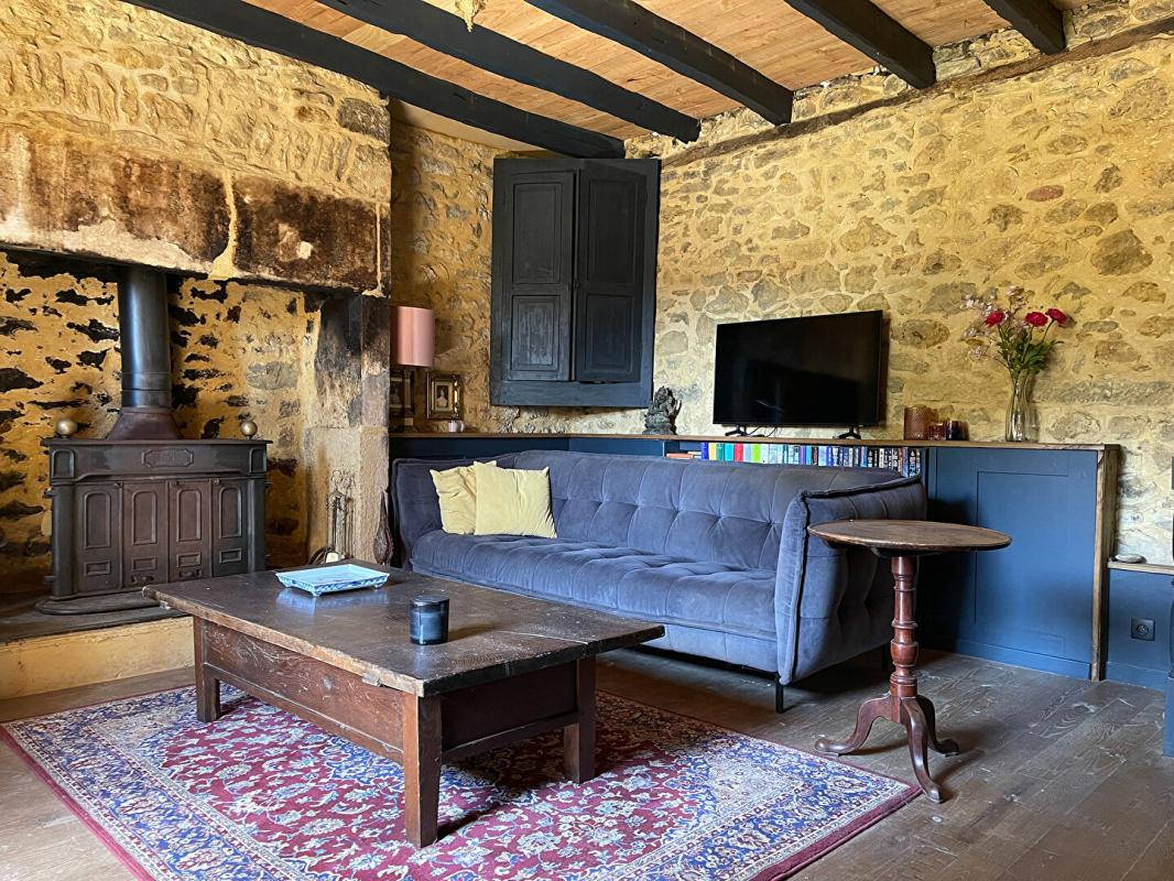 SAINT-LAURENT-LA-VALLEE Maison authentique du XVIIIe siècle avec trois grandes granges, belle vue et terrain de 1,4 hectare 6