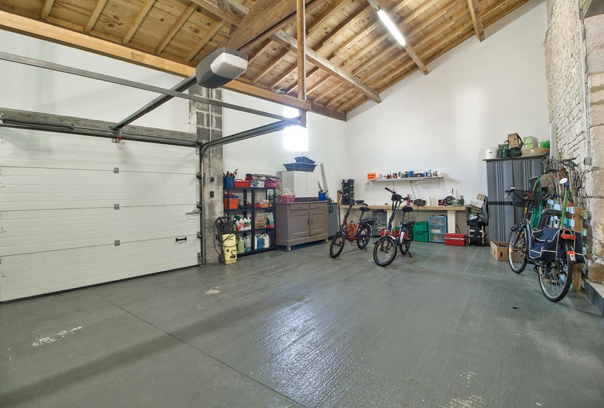 LES MAGNILS-REIGNIERS Maison Les Magnils Reigniers 3 pièce(s) 96 m2 10