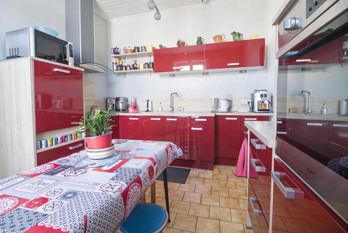 LES MAGNILS-REIGNIERS Maison Les Magnils Reigniers 3 pièce(s) 96 m2 4