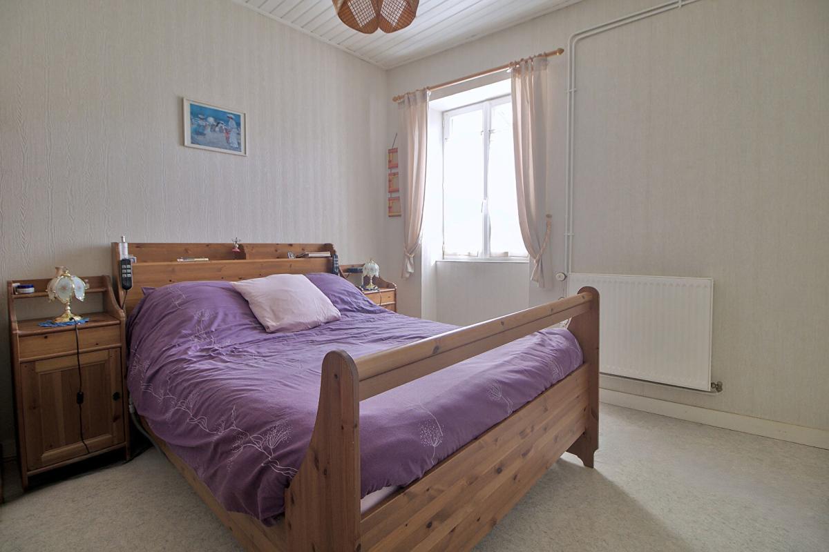 LES MAGNILS-REIGNIERS Maison Les Magnils Reigniers 3 pièce(s) 96 m2 7