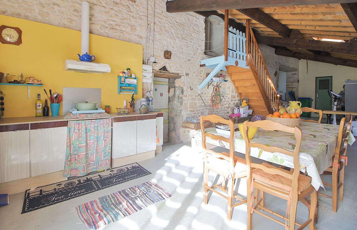 LES MAGNILS-REIGNIERS Maison Les Magnils Reigniers 3 pièce(s) 96 m2 8