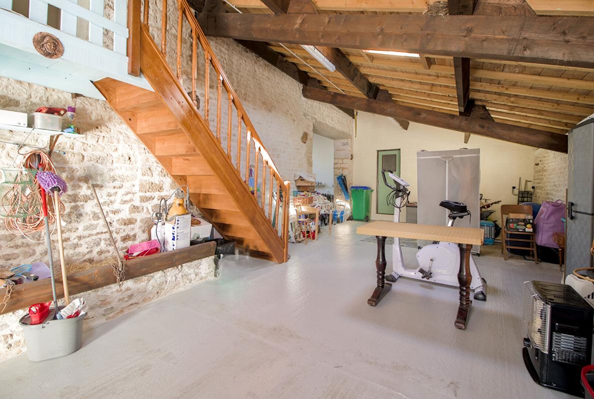 LES MAGNILS-REIGNIERS Maison Les Magnils Reigniers 3 pièce(s) 96 m2 9