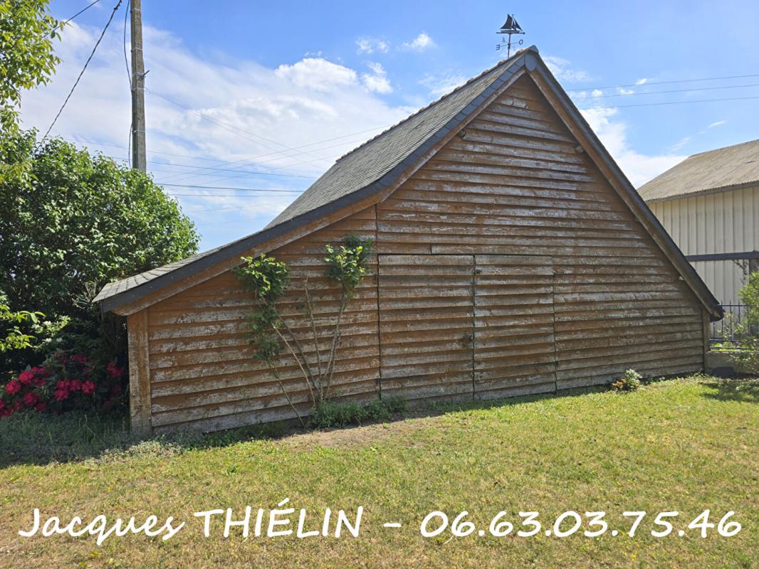 LONGUE-JUMELLES Charme de l'ancien & lumière contemporaine pour cette spacieuse longère familiale 14