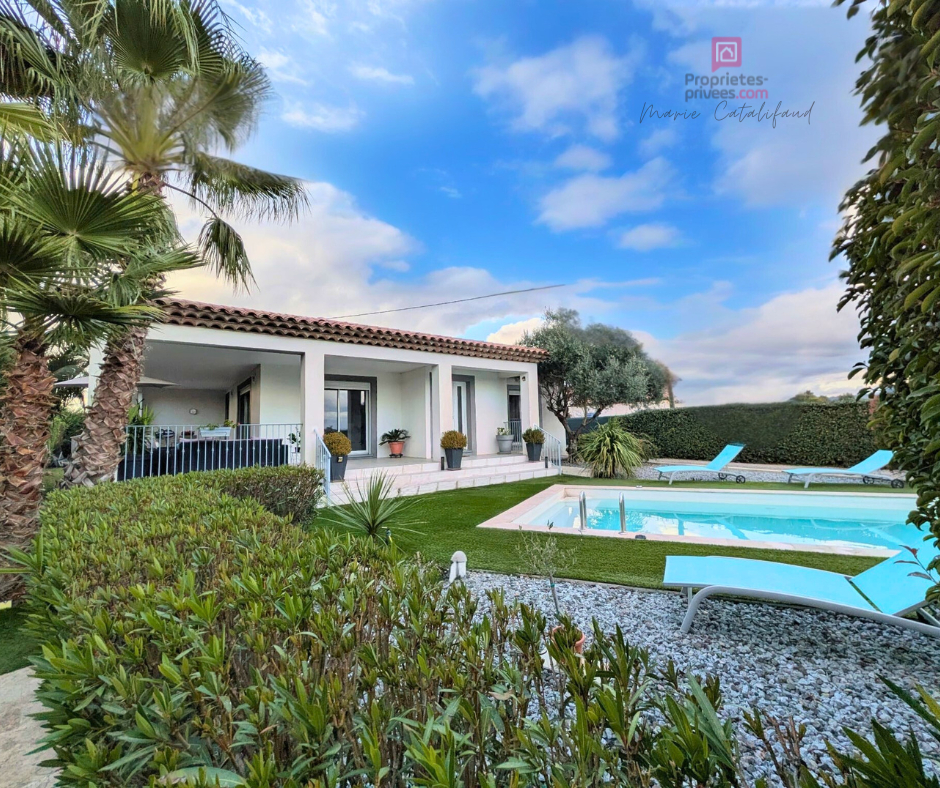 LE MUY Villa de plain-pied avec piscine, 1500 m² de terrain et stationnements multiples 5