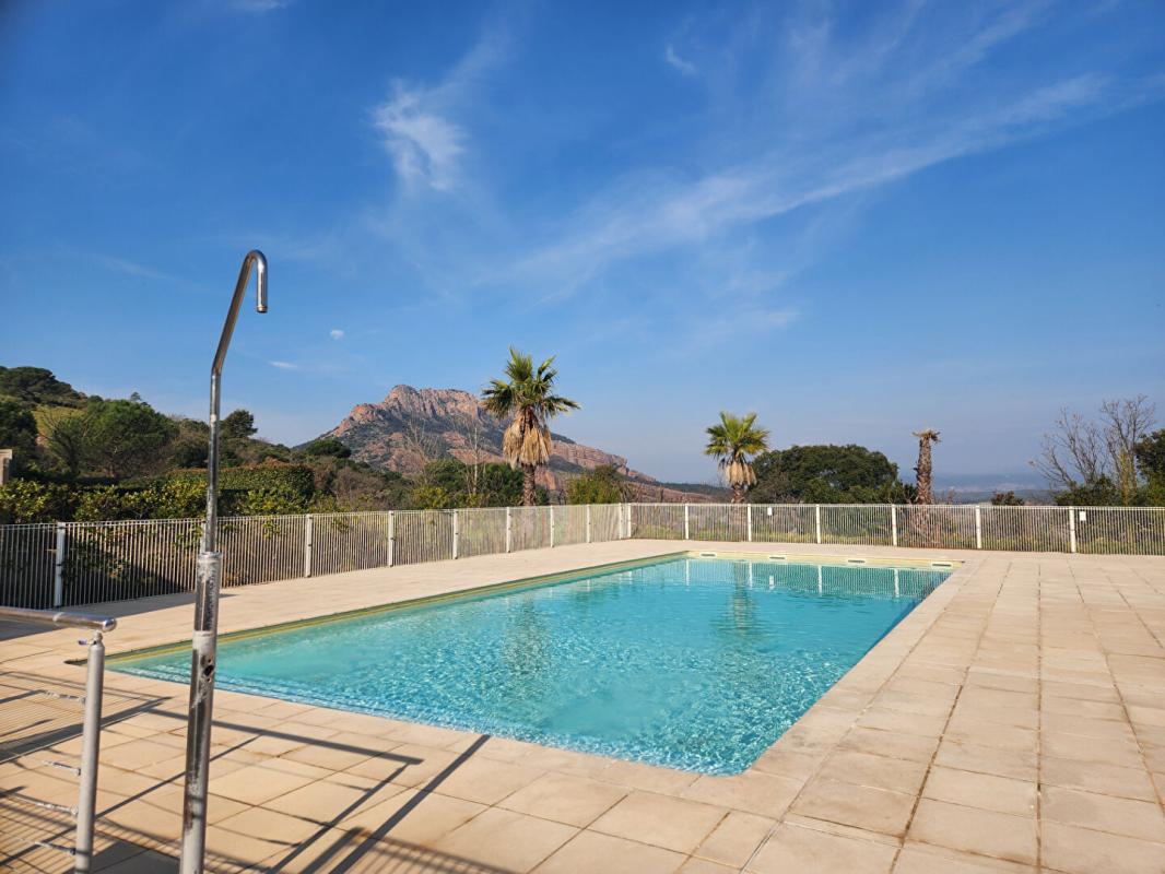 ROQUEBRUNE-SUR-ARGENS Maison Roquebrune Sur Argens- 6 pièces- Jardin-GARAGE 5