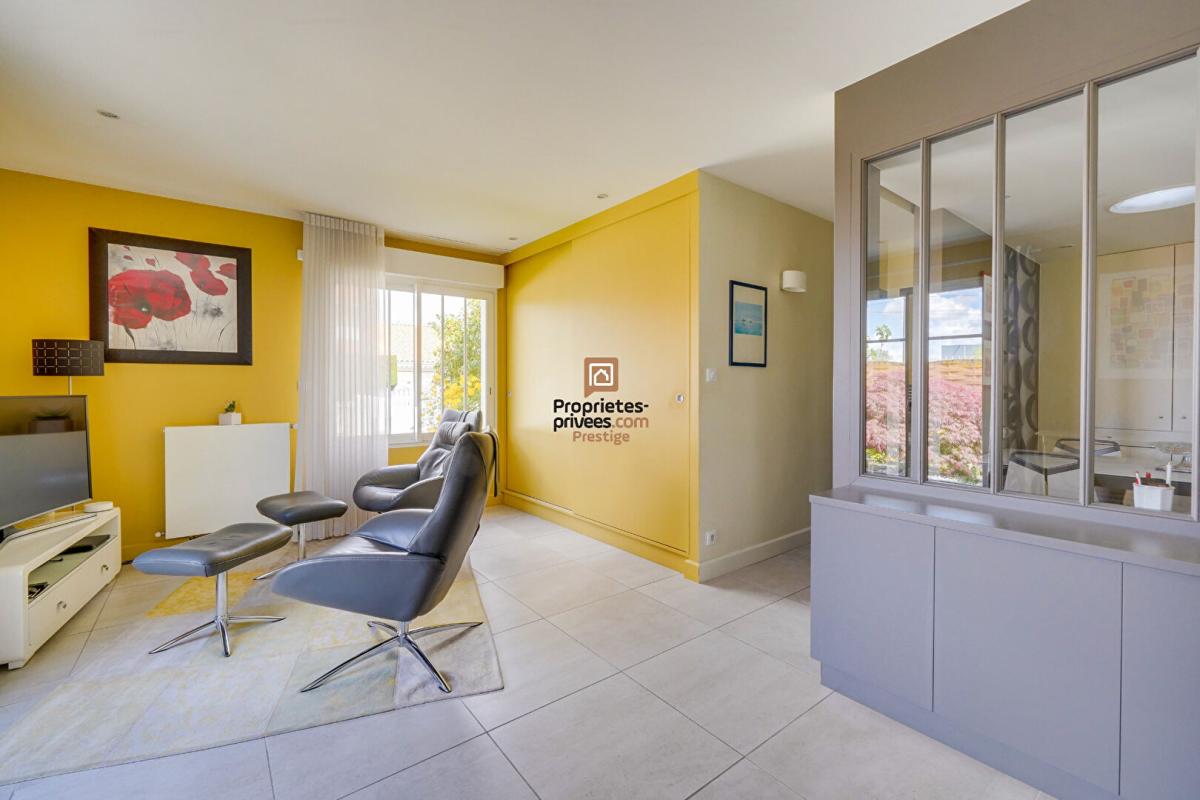 MERIGNAC DEPT 33  Mérignac - Maison d'exception 8 pièce(s) 181 m2 avec jardin paysagé et piscine au sel chauffée 13