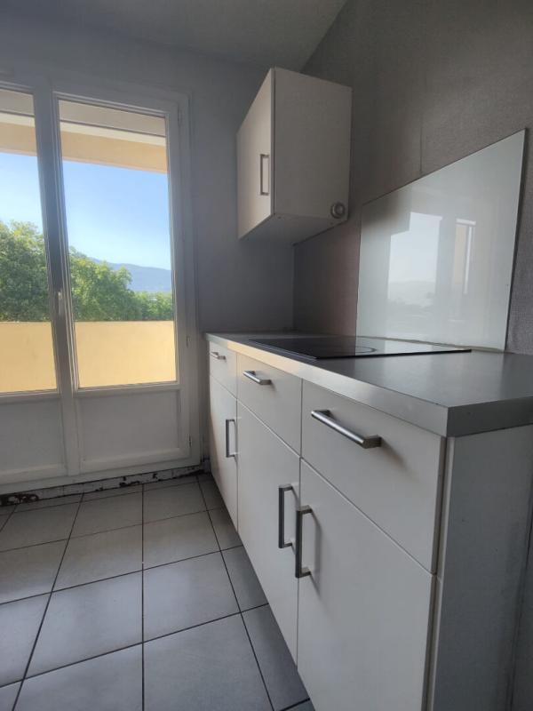 SAINT-MARTIN-D'HERES Appartement Saint Martin D Heres 4 pièces 62 m2 1