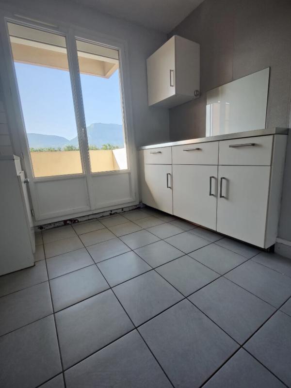 SAINT-MARTIN-D'HERES Appartement Saint Martin D Heres 4 pièces 62 m2 2