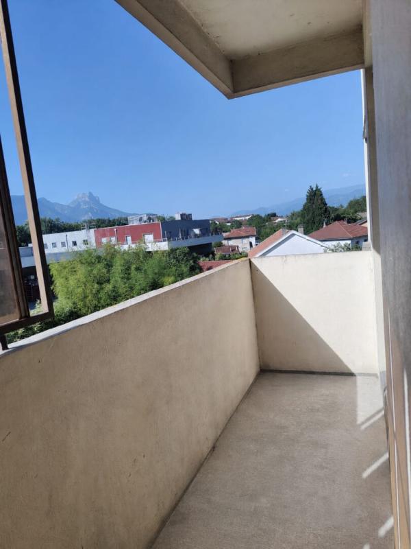 SAINT-MARTIN-D'HERES Appartement Saint Martin D Heres 4 pièces 62 m2 4