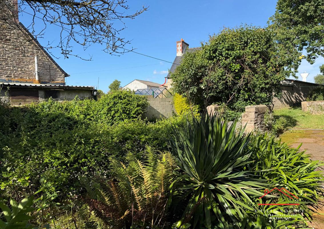 PLEUDANIEL Maison avec dépendances et grand terrain à Pleudaniel ;Bretagne authentique 5