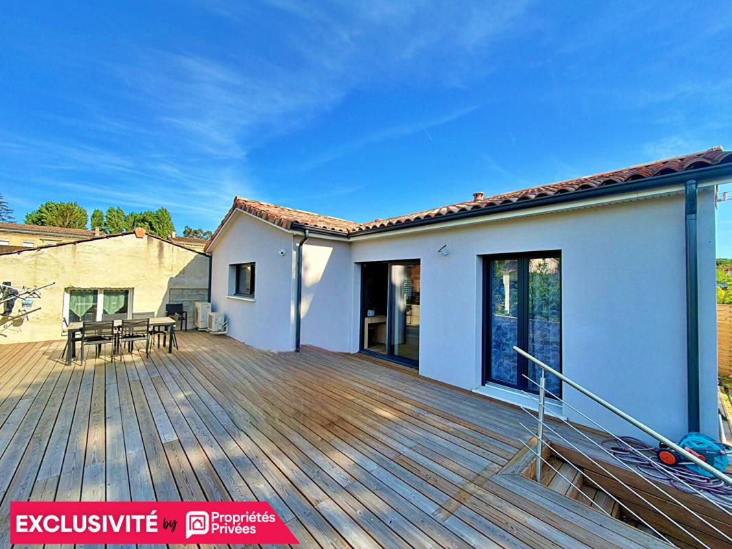 CARBON-BLANC Maison Carbon Blanc 6 pièce(s) 121 m2 garage et jardin 1