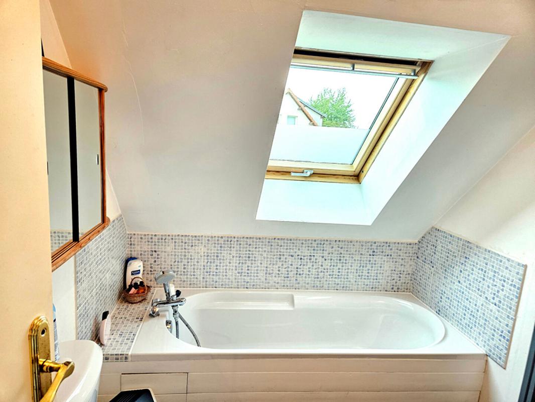 FONTAINE-BELLENGER Fontaine Bellenger - Maison sans travaux de 130 m2 - 4 chambres dont une en rez de chaussée sur  1010 m2 de terrain plat - Prix : 289.000 14