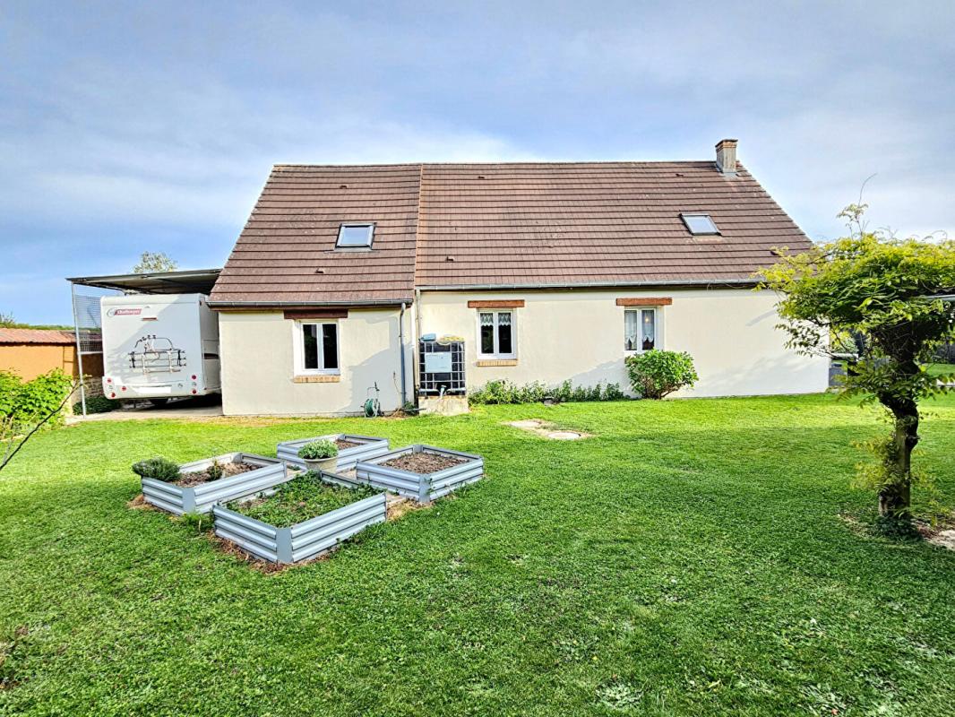 FONTAINE-BELLENGER Fontaine Bellenger - Maison sans travaux de 130 m2 - 4 chambres dont une en rez de chaussée sur  1010 m2 de terrain plat - Prix : 289.000 3