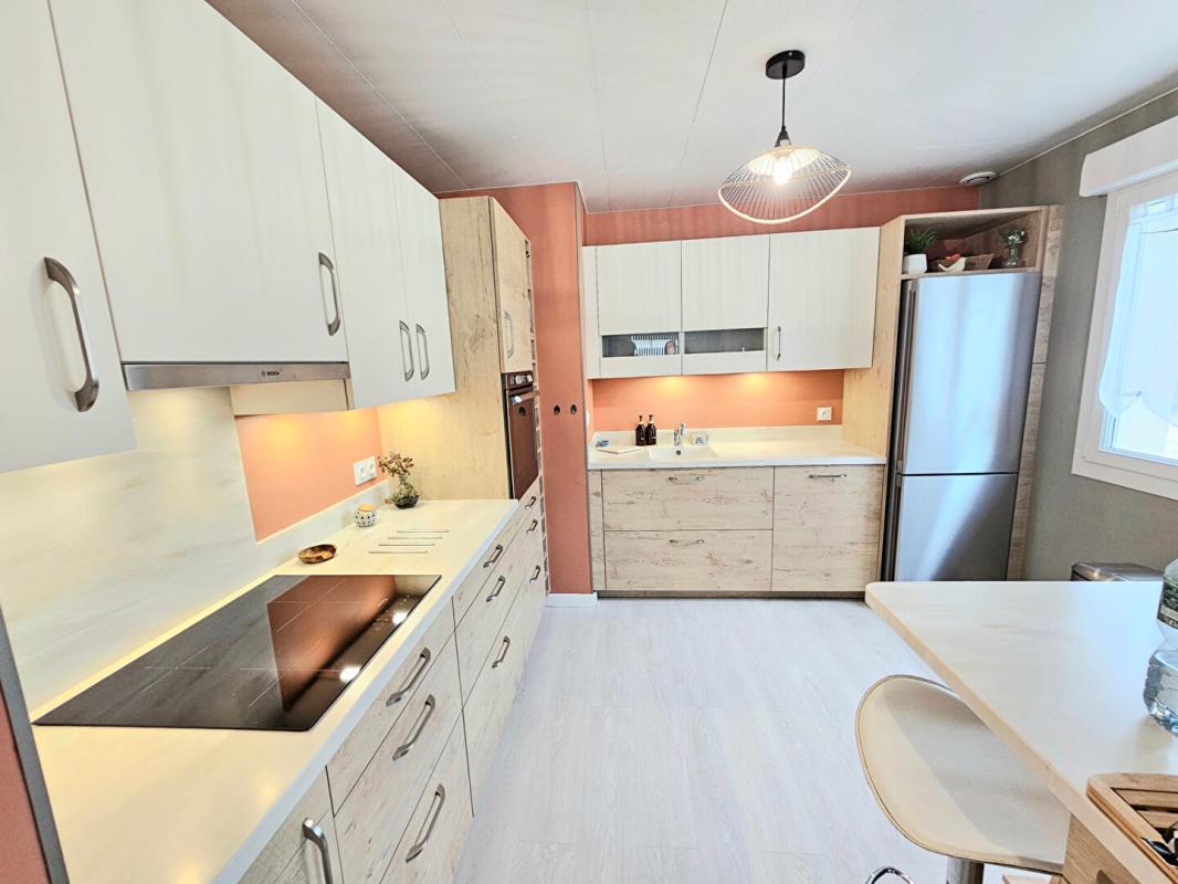 FONTAINE-BELLENGER Fontaine Bellenger - Maison sans travaux de 130 m2 - 4 chambres dont une en rez de chaussée sur  1010 m2 de terrain plat - Prix : 289.000 5