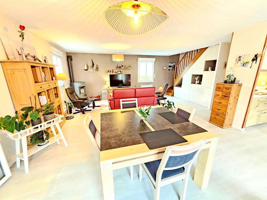 FONTAINE-BELLENGER Fontaine Bellenger - Maison sans travaux de 130 m2 - 4 chambres dont une en rez de chaussée sur  1010 m2 de terrain plat - Prix : 289.000 6