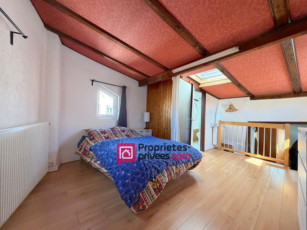 STRASBOURG Appartement meublé duplex 2 pièces, dernier étage 5