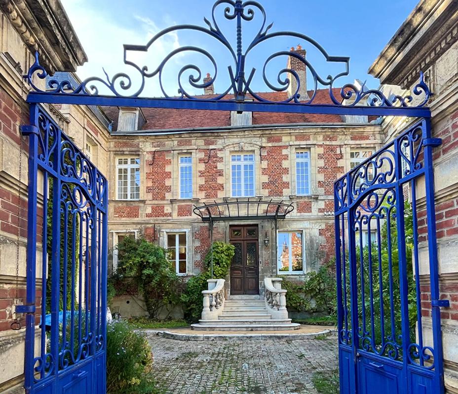 NOYON Maison de Maître :10 pièce(s) 288 m2 - Terrain 959m² 2