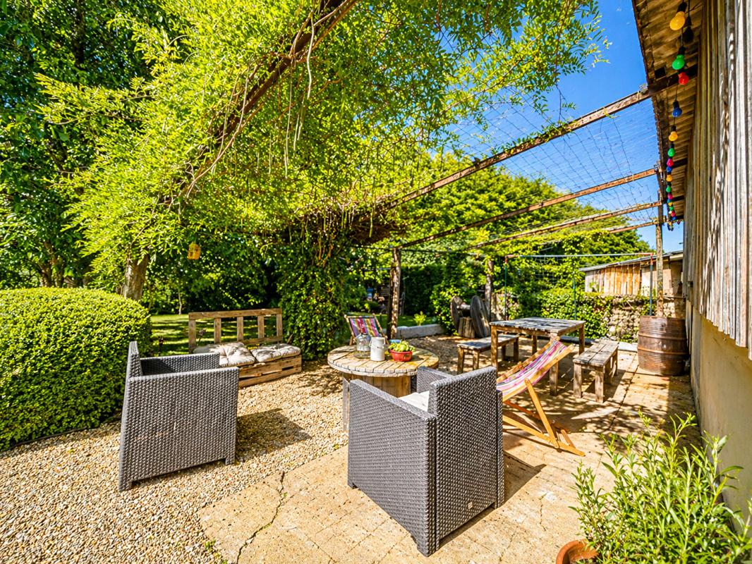 REMALARD Longère de charme au coeur du Perche - 4 chambres, jardin arboré et rivière 11