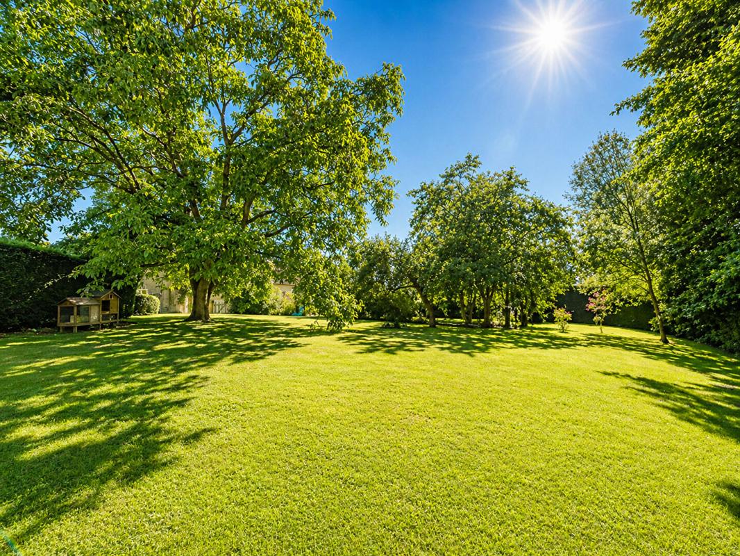 REMALARD Longère de charme au coeur du Perche - 4 chambres, jardin arboré et rivière 9