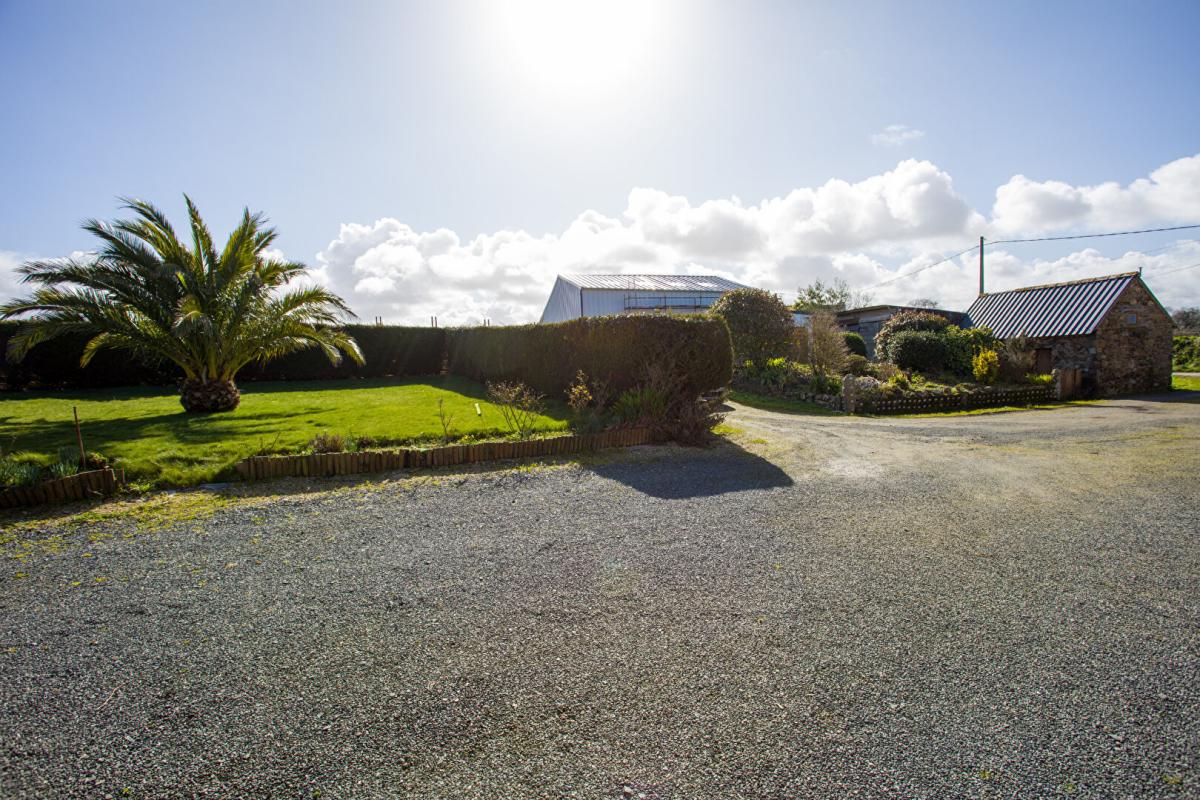 PLEUMEUR-GAUTIER Corps de ferme en pierre à Pleumeur-Gautier , 4 ch potentielles ,Dépendances , 14 912 m² ,Proche plages (Côtes-d'Armor) 7