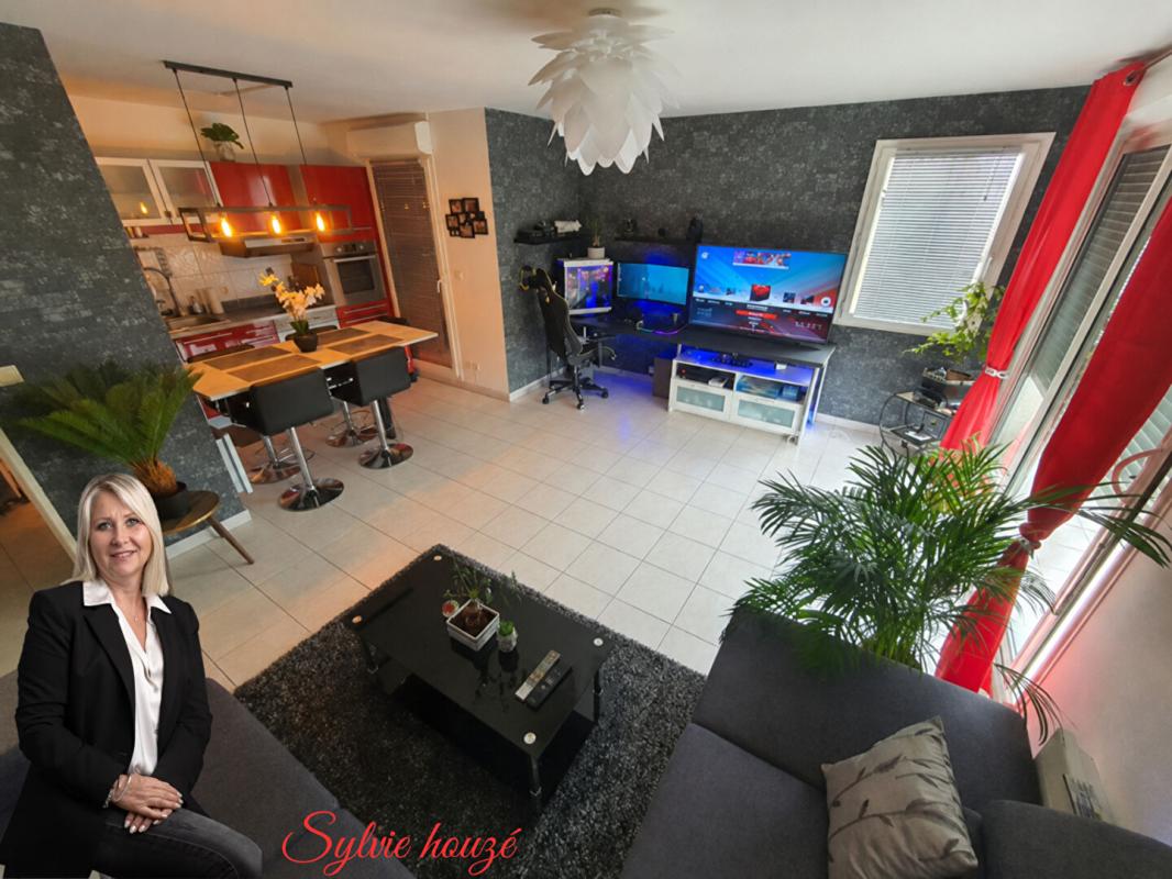 ISTRES Appartement T2 avec double vue Etang  et une place de parking 1