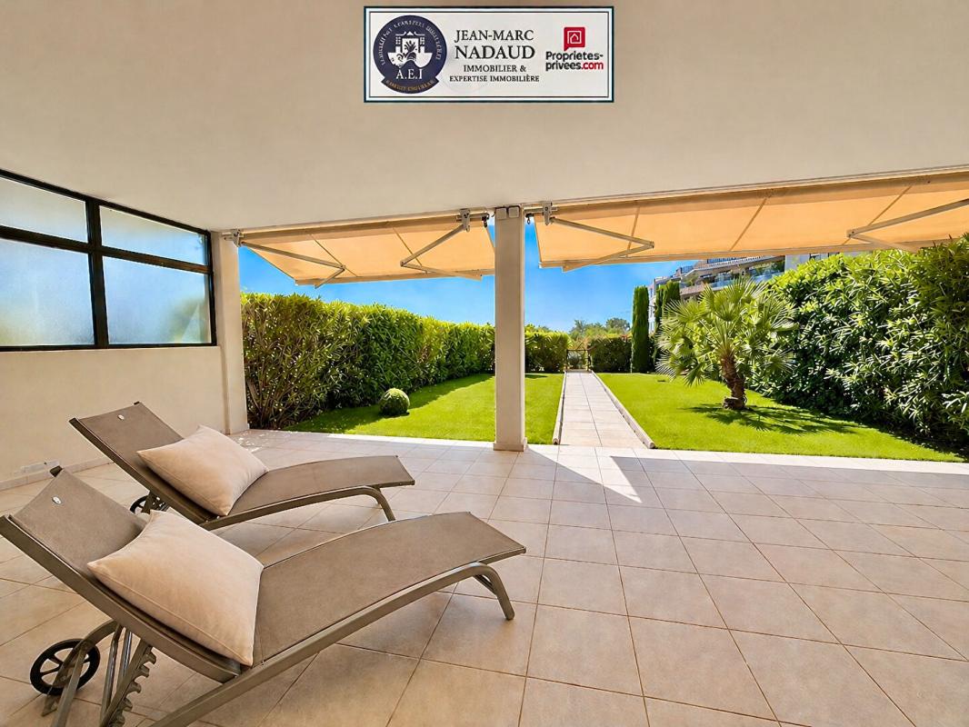 SAINT-RAPHAEL Appartement Saint-Raphaël, T2 de 71m2-terrasse 47m2-Jardin 119m2-Garage 3