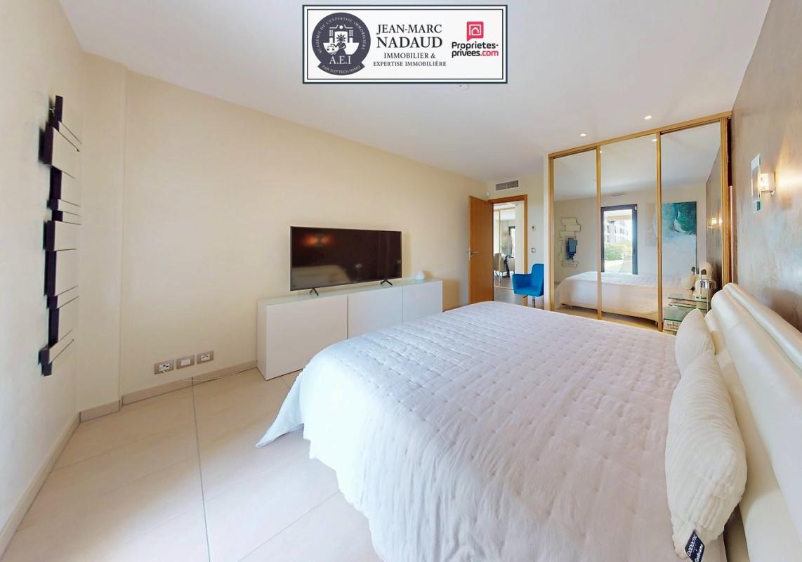 SAINT-RAPHAEL Appartement Saint-Raphaël, T2 de 71m2-terrasse 47m2-Jardin 119m2-Garage 9