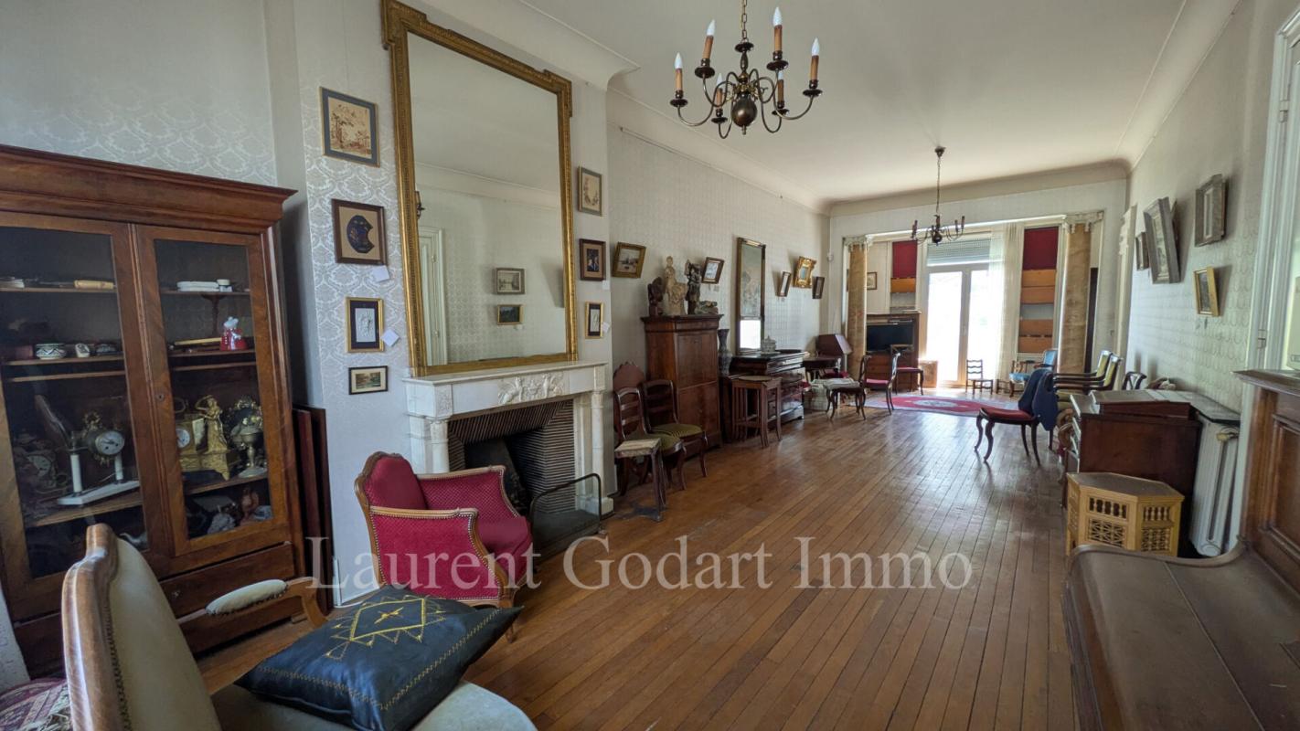 BORDEAUX Bordeaux St Genès - Maison 9 pièces 227m² avec extérieur 1