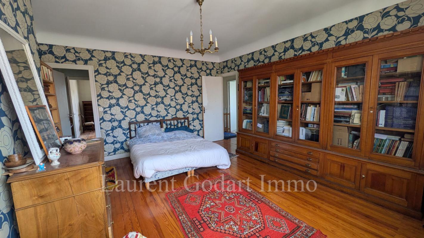 BORDEAUX Bordeaux St Genès - Maison 9 pièces 227m² avec extérieur 10