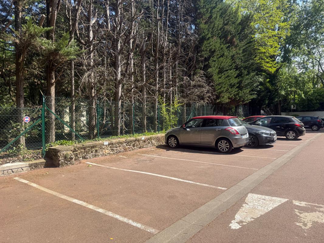 LA CELLE-SAINT-CLOUD Appartement 4 pièces 92 m2 - parking - cave - Ecrin de verdure 15