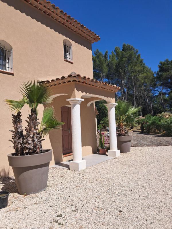DRAGUIGNAN Superbe propriété familiale avec dépendance, piscine et grand terrain arboré 1