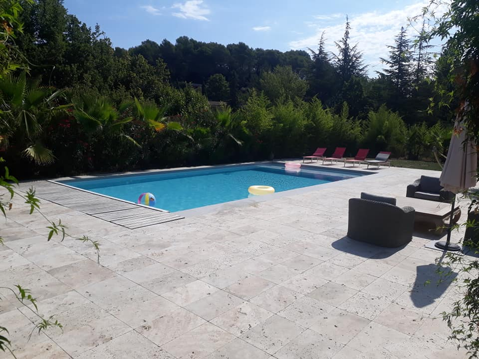 DRAGUIGNAN Superbe propriété familiale avec dépendance, piscine et grand terrain arboré 13