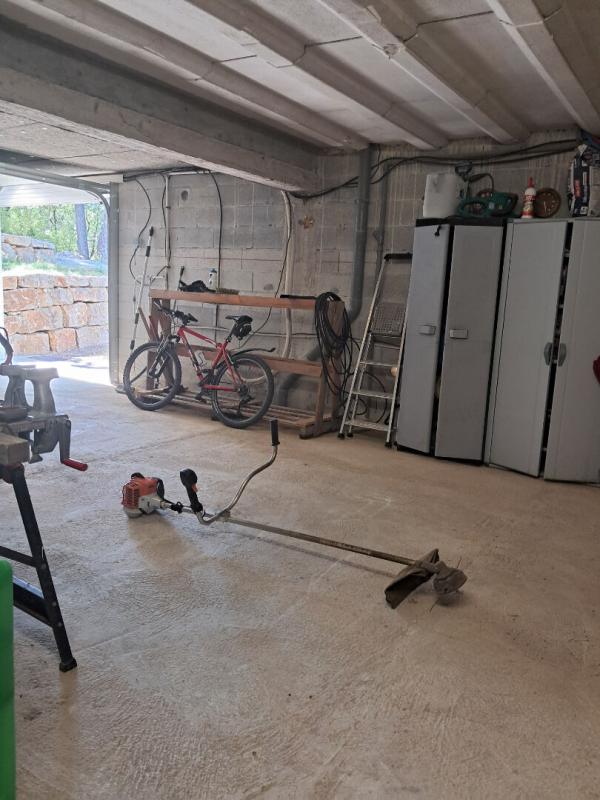 DRAGUIGNAN Superbe propriété familiale avec dépendance, piscine et grand terrain arboré 7