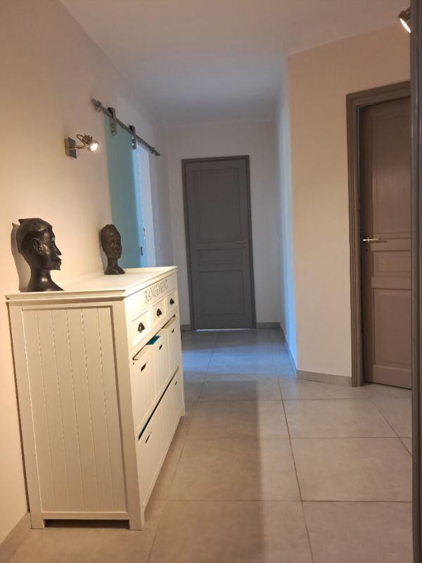 DRAGUIGNAN Superbe propriété familiale avec dépendance, piscine et grand terrain arboré 9