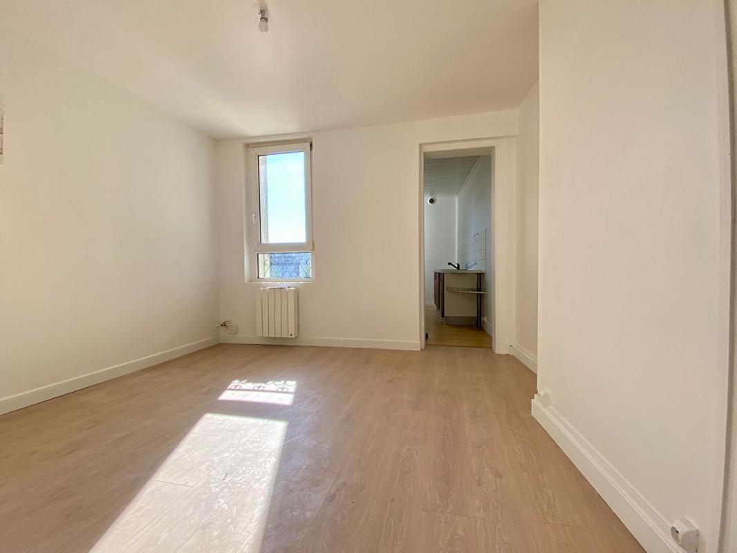 LE HAVRE T2 lumineux, entièrement rénové, quartier Massillon, centre-ville 4