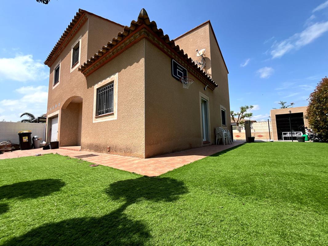 LE SOLER Magnifique maison de 130 m² en R+1 avec piscine sans vis-à-vis dans un secteur recherché et calme 1