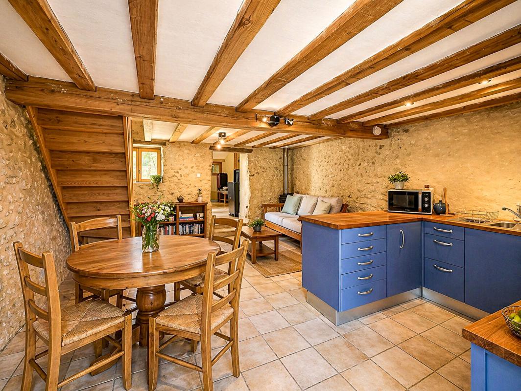 BUSSAC A vendre, superbe propriété en pierre de 245 m² habitable située à BUSSAC 24350 5