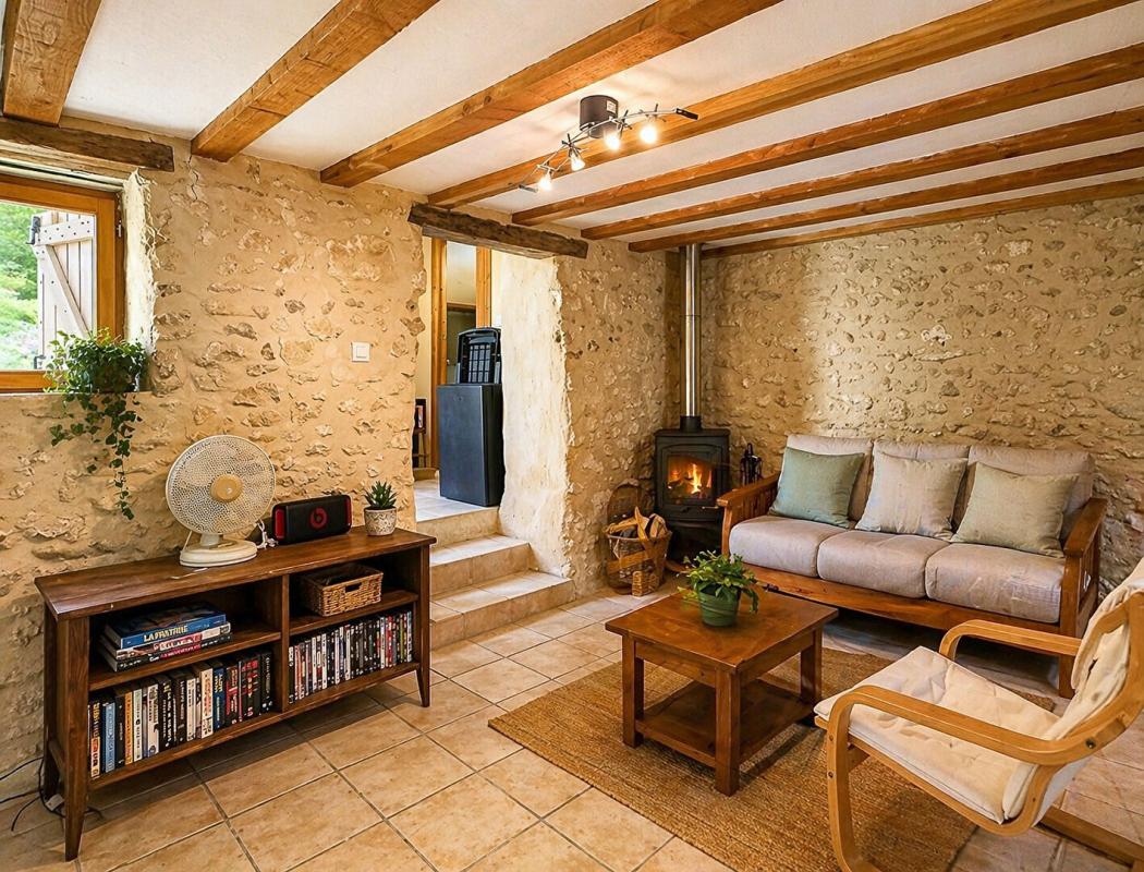 BUSSAC A vendre, superbe propriété en pierre de 245 m² habitable située à BUSSAC 24350 9