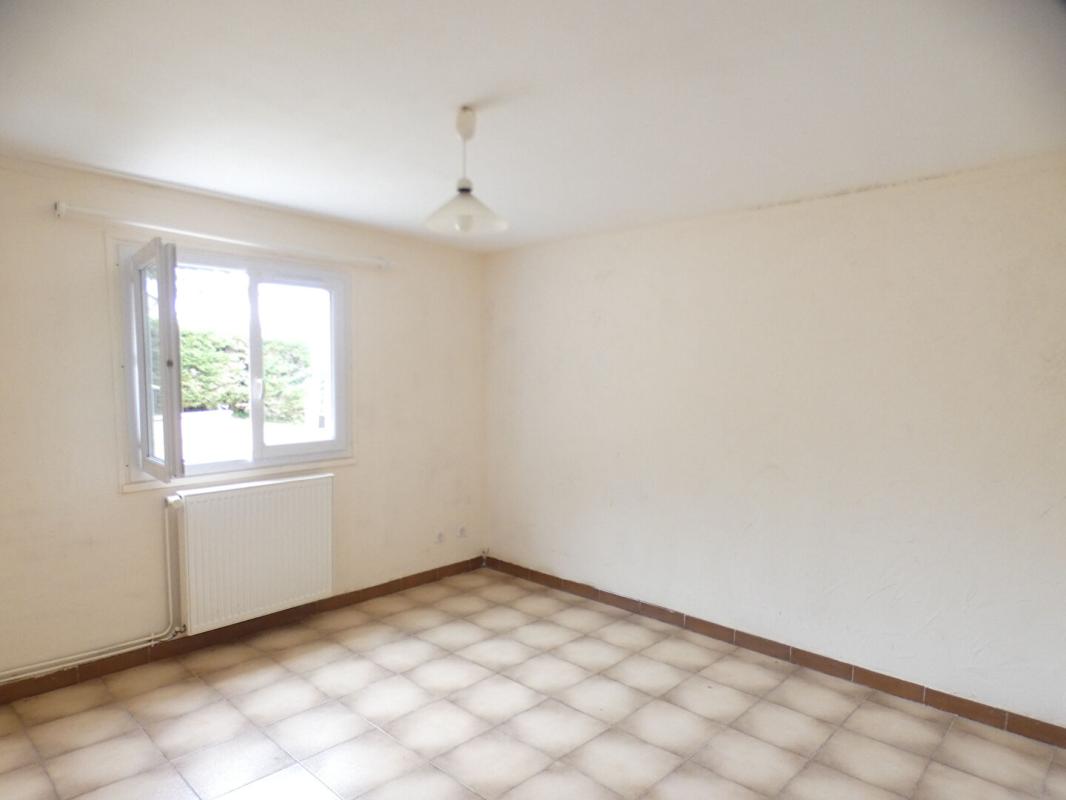 CUBLAC Maison Cublac 4 chambres avec parc arboré clos 13