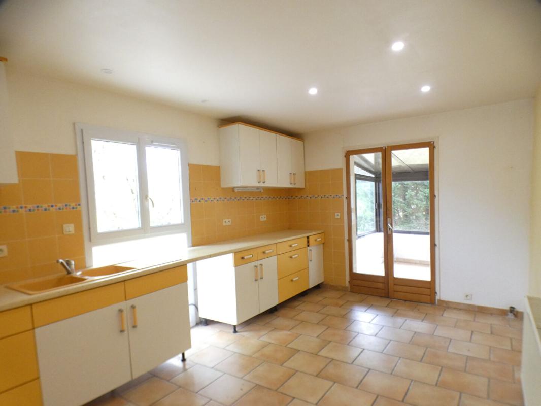 CUBLAC Maison Cublac 4 chambres avec parc arboré clos 8