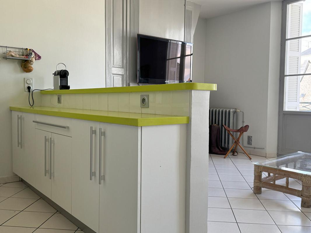 SAUMUR EXCLUSIVITE A VENDRE  49000 SAUMUR Appartement 3 pièces 82 m² balcon 4