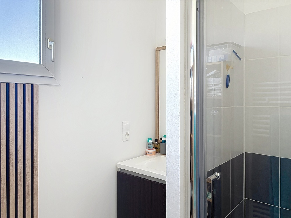 SAINT-JEAN-DE-LIVERSAY Maison de plain-pied 2015 - 3 chambres - Piscine - Garage - Quartier résidentiel - Centre village 10