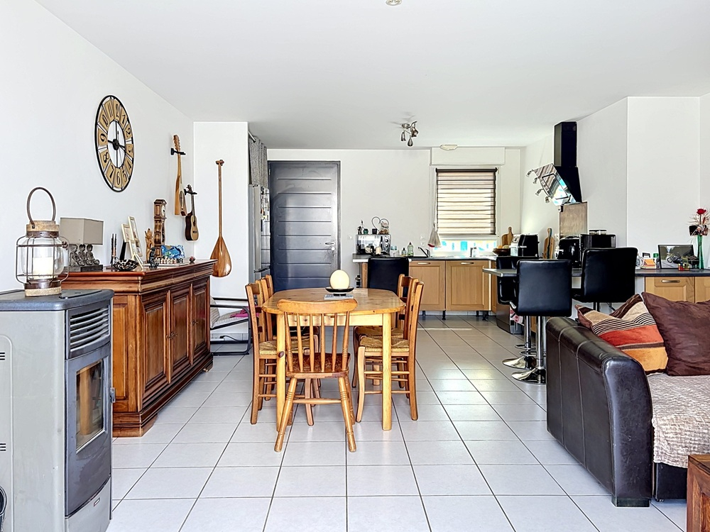 SAINT-JEAN-DE-LIVERSAY Maison de plain-pied 2015 - 3 chambres - Piscine - Garage - Quartier résidentiel - Centre village 3