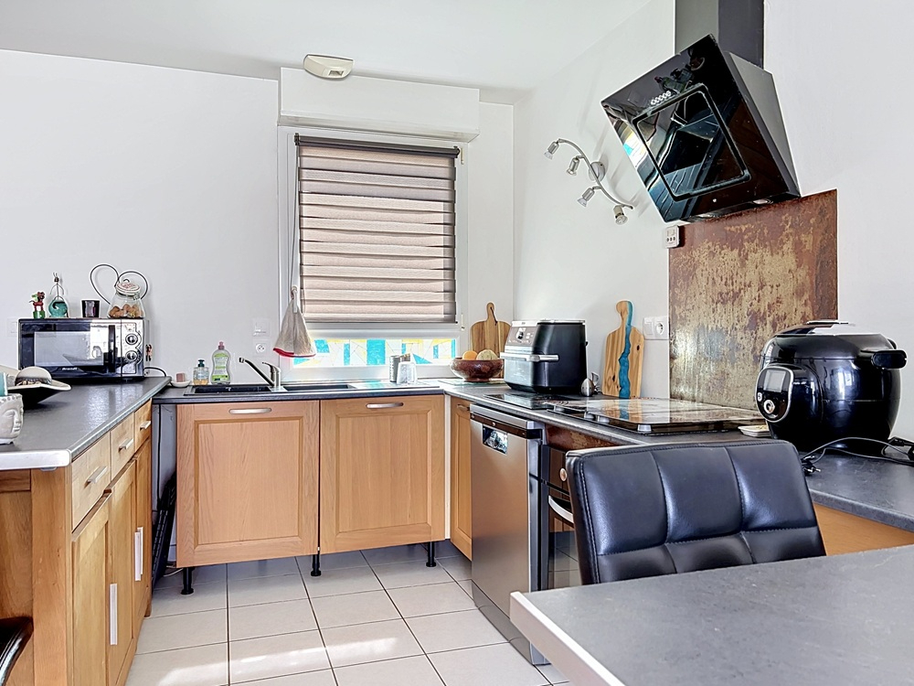 SAINT-JEAN-DE-LIVERSAY Maison de plain-pied 2015 - 3 chambres - Piscine - Garage - Quartier résidentiel - Centre village 5