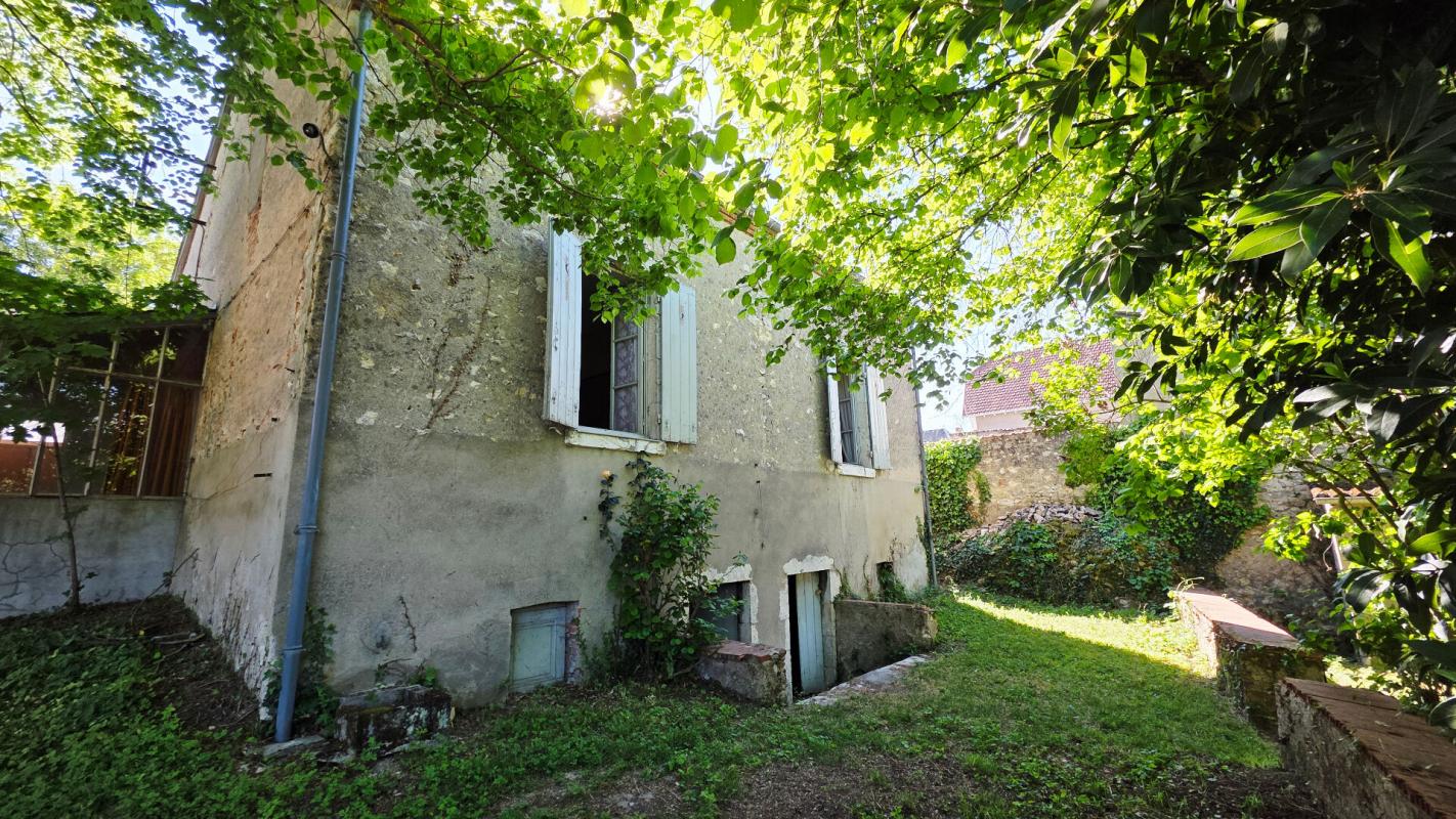 MEHUN-SUR-YEVRE MEHUN SUR YEVRE MAISONS DE VILLE 6 PIECES LOT DE 2 MAISONS 1