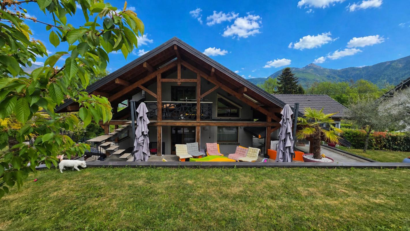 CURIENNE Grande maison familiale à  Curienne, 208 m2  sur parcelle de 1600m² 1