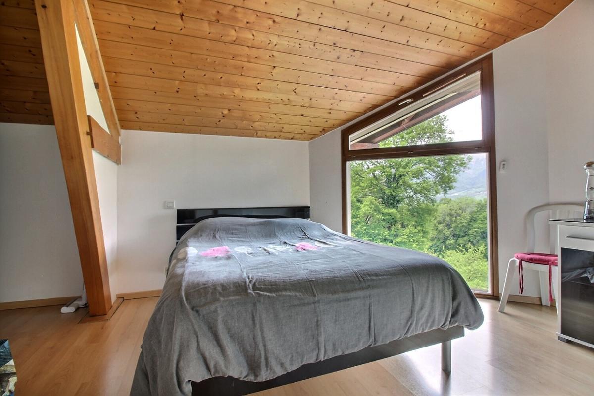 CURIENNE Grande maison familiale à  Curienne, 208 m2  sur parcelle de 1600m² 11